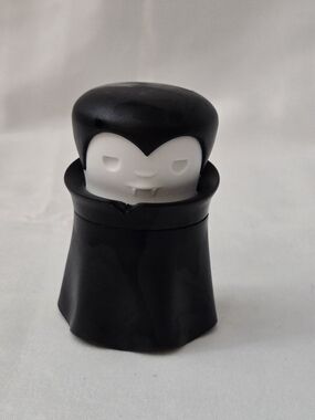 OTOTO Gracula Garlic Crusher Mincer Dracula Vampire Gothic Kitchen Gadget